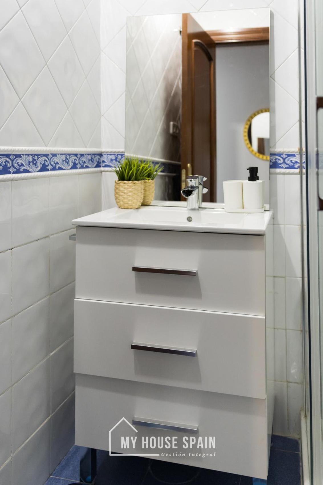 Myhousespain - Playa De Poniente, Con Vistas Al Mar Y Parking Gratuito Хихон Екстериор снимка