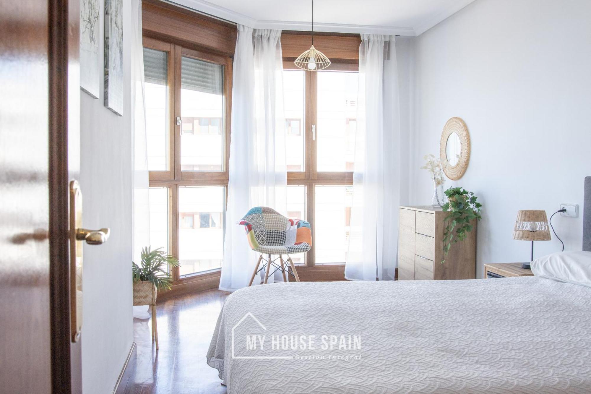 Myhousespain - Playa De Poniente, Con Vistas Al Mar Y Parking Gratuito Хихон Екстериор снимка