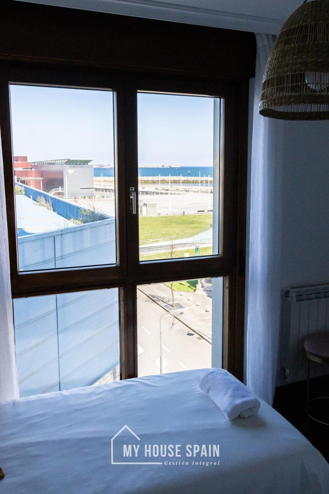 Myhousespain - Playa De Poniente, Con Vistas Al Mar Y Parking Gratuito Хихон Екстериор снимка