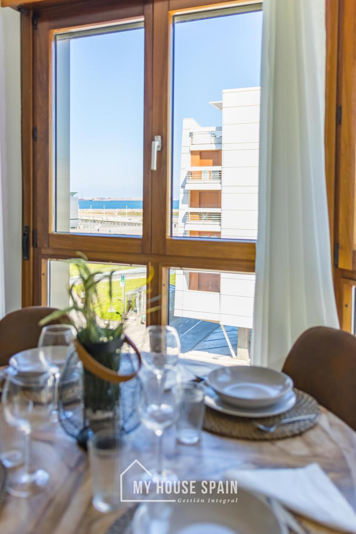 Myhousespain - Playa De Poniente, Con Vistas Al Mar Y Parking Gratuito Хихон Екстериор снимка