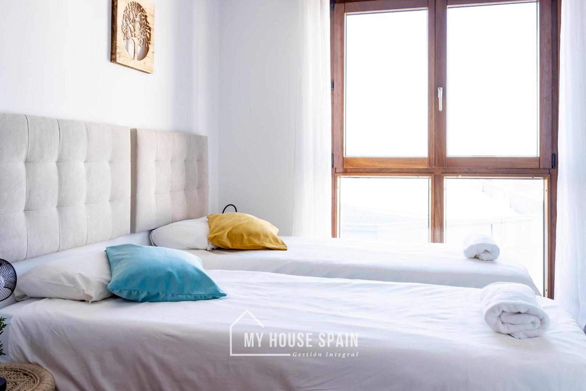 Myhousespain - Playa De Poniente, Con Vistas Al Mar Y Parking Gratuito Хихон Екстериор снимка