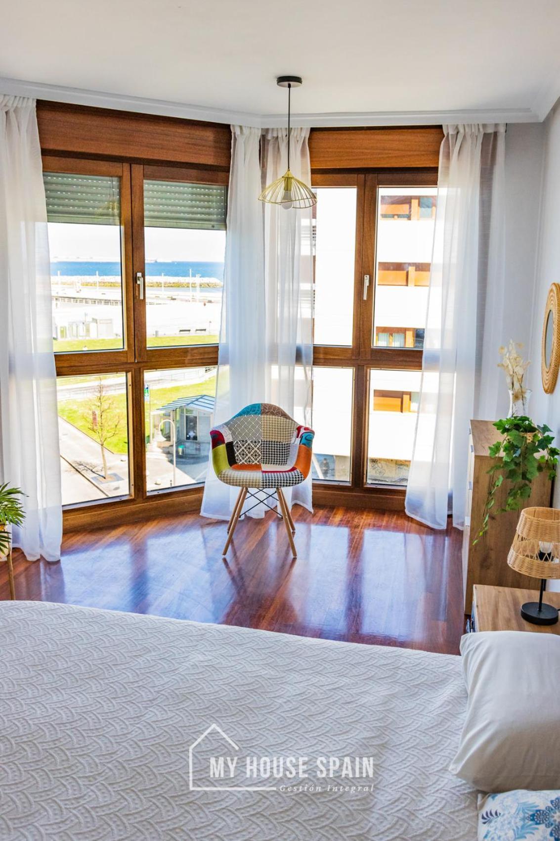 Myhousespain - Playa De Poniente, Con Vistas Al Mar Y Parking Gratuito Хихон Екстериор снимка